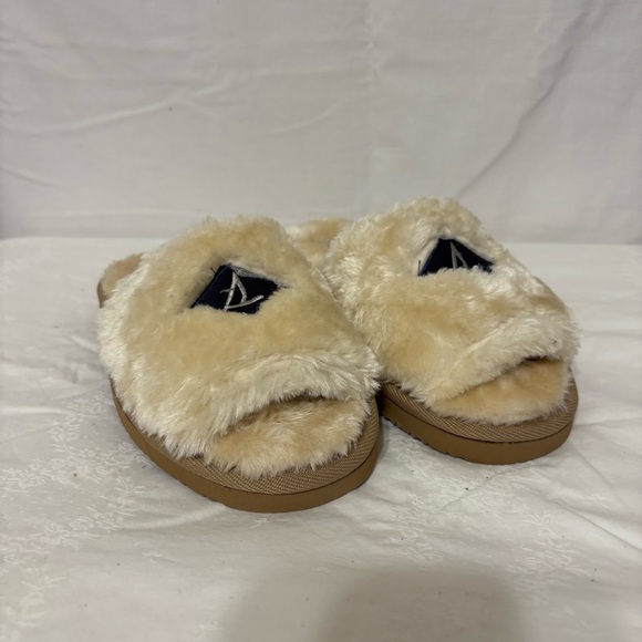 Sperry Shoes - Sperry Women's Sona Slide slippers in tan faux fur. NWOB.